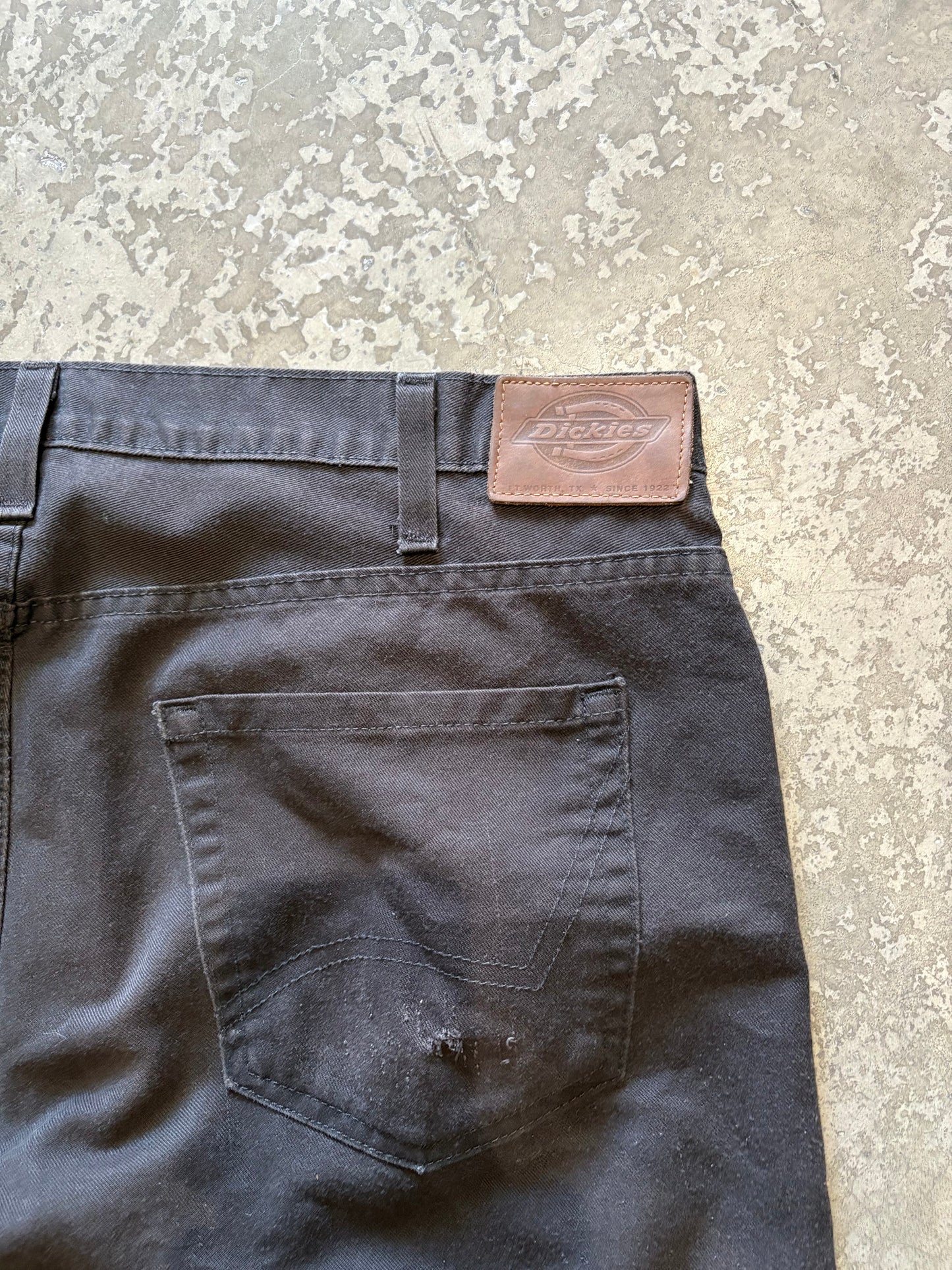 (36) Dickies Brown Tab Pants