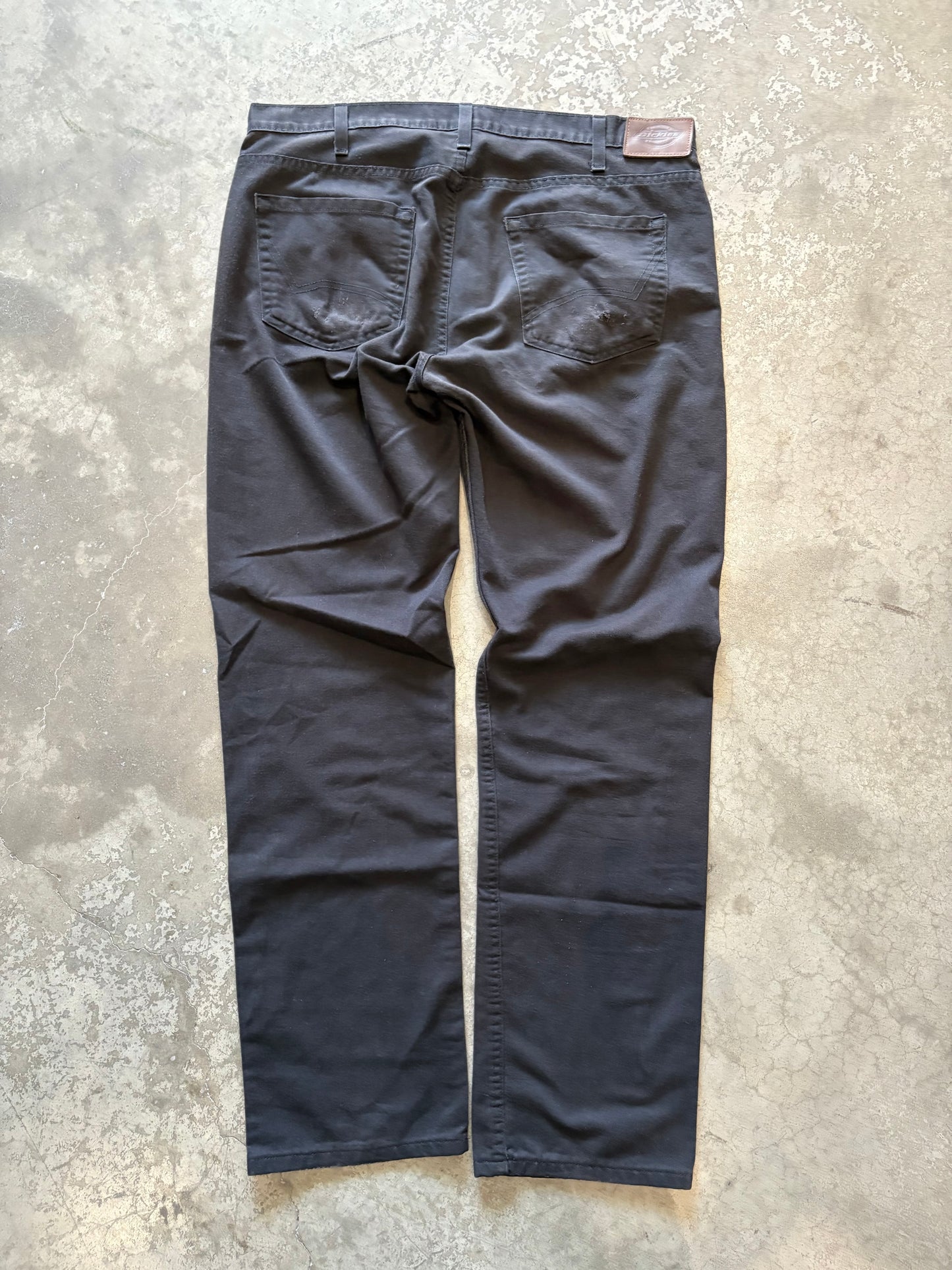 (36) Dickies Brown Tab Pants