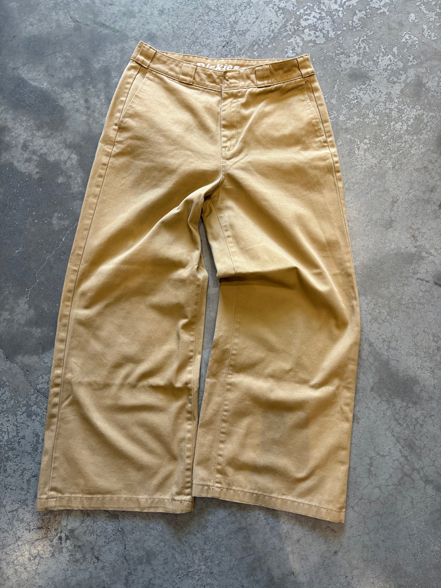 (32) Dickies Baggy Pants