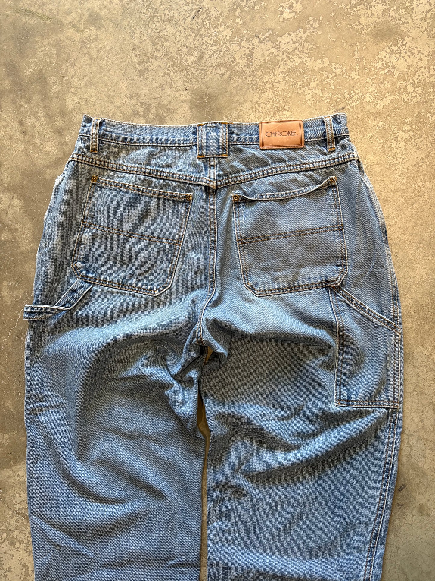 (32) Cherokee Carpenter Jeans