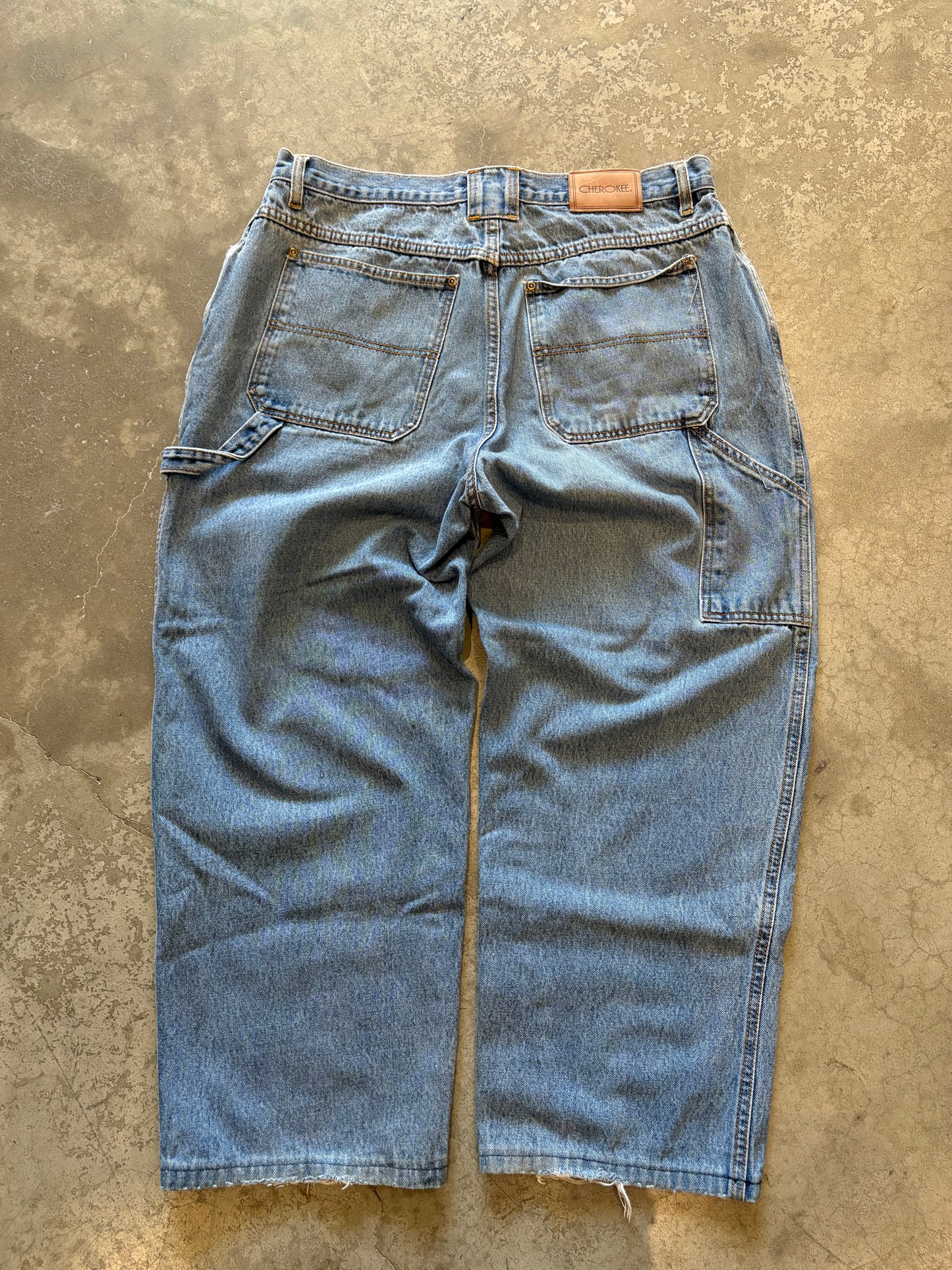 (32) Cherokee Carpenter Jeans