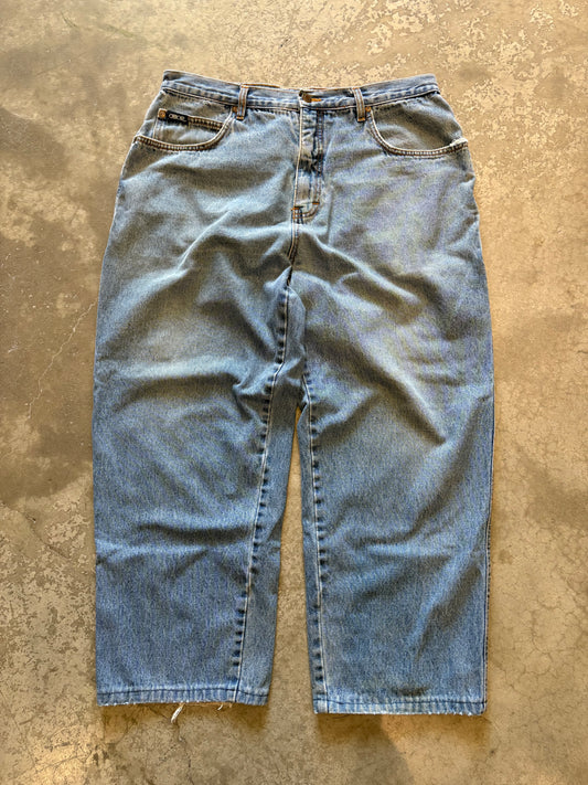 (32) Cherokee Carpenter Jeans