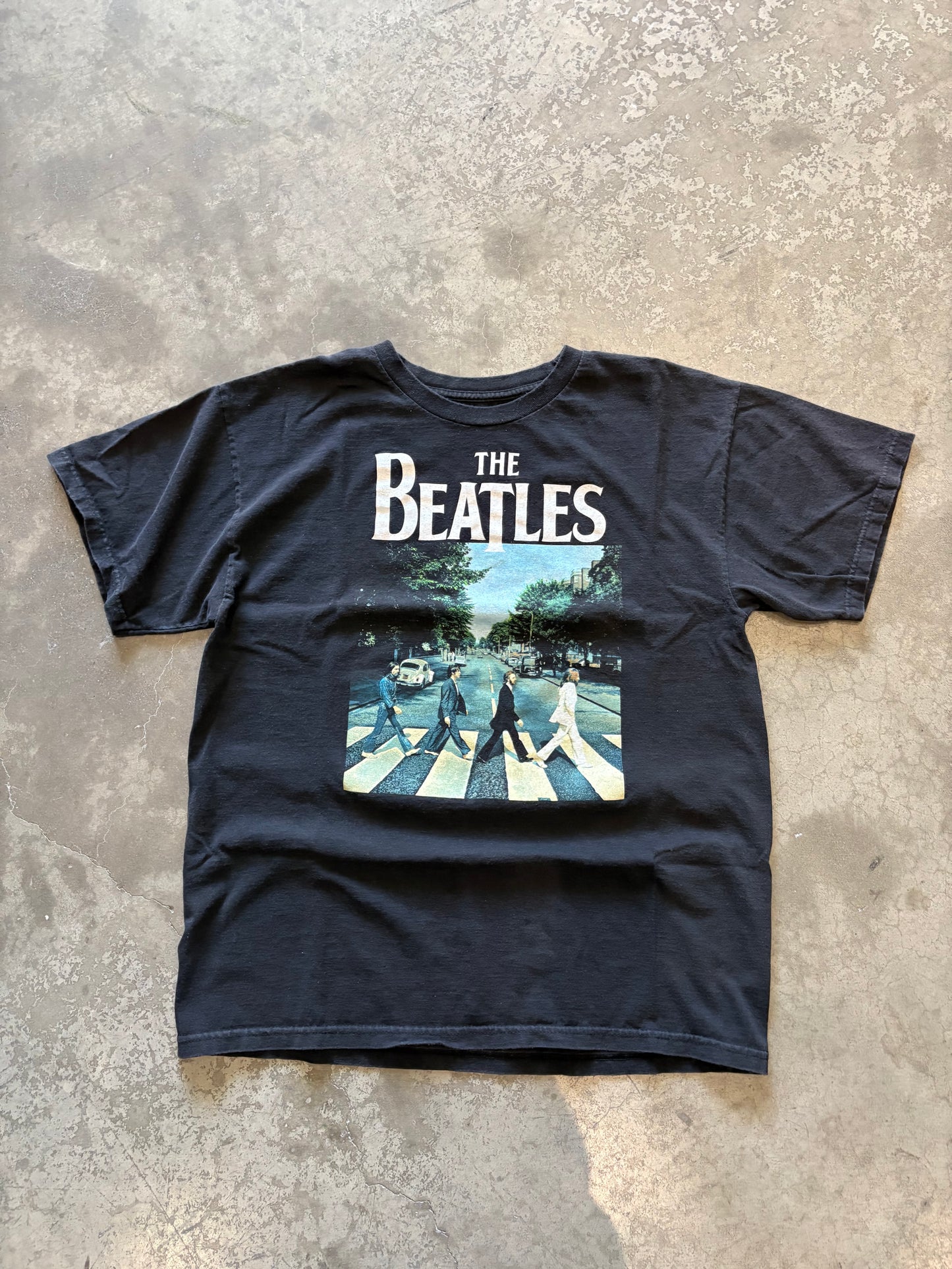 (L) The Beatles Graphic Tee